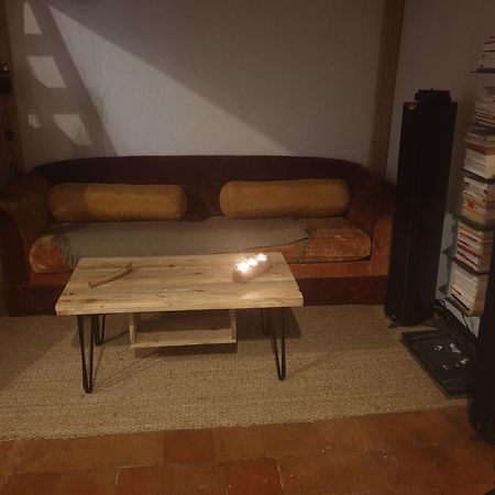 Charmant Appartement Coeur Village Provencal Lambesc Habitación foto